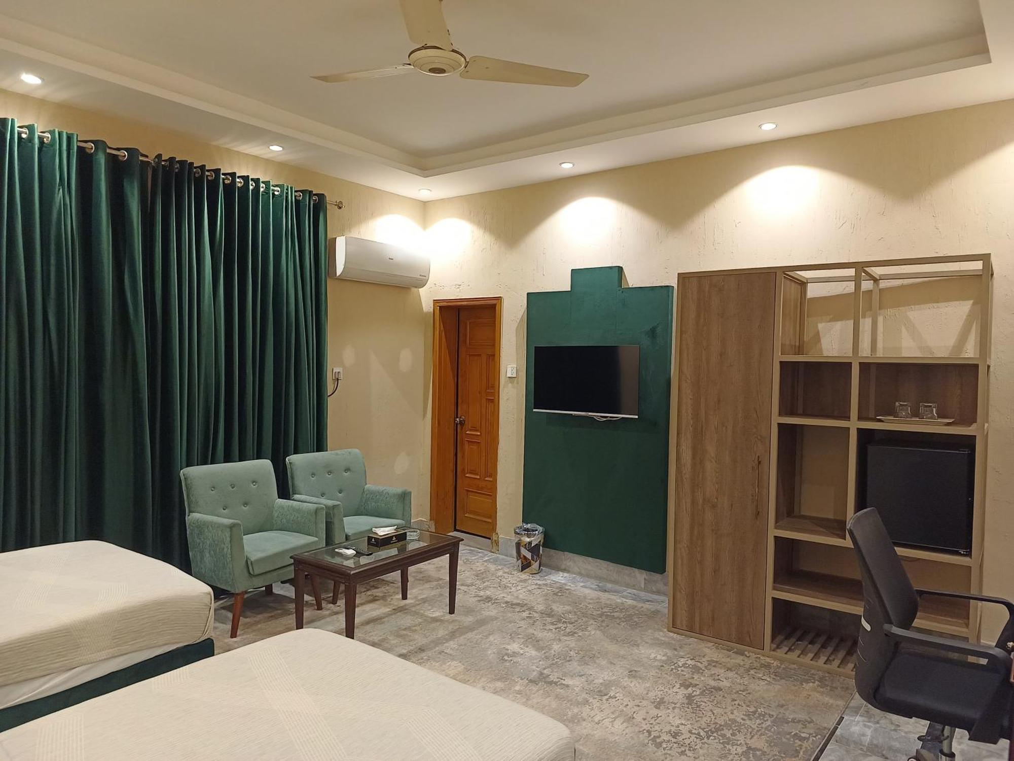 Vip Express Hotel เปชาวาร์ ภายนอก รูปภาพ