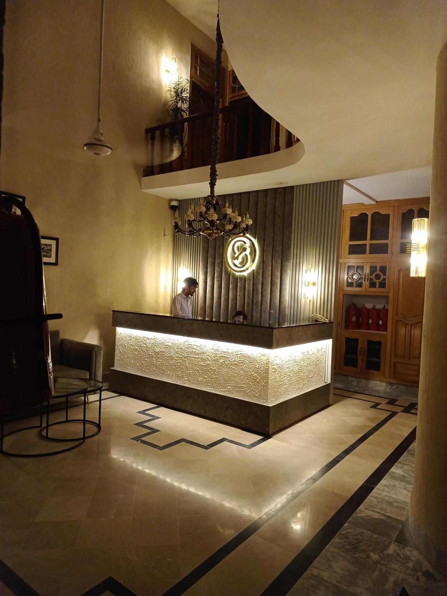 Vip Express Hotel เปชาวาร์ ภายนอก รูปภาพ