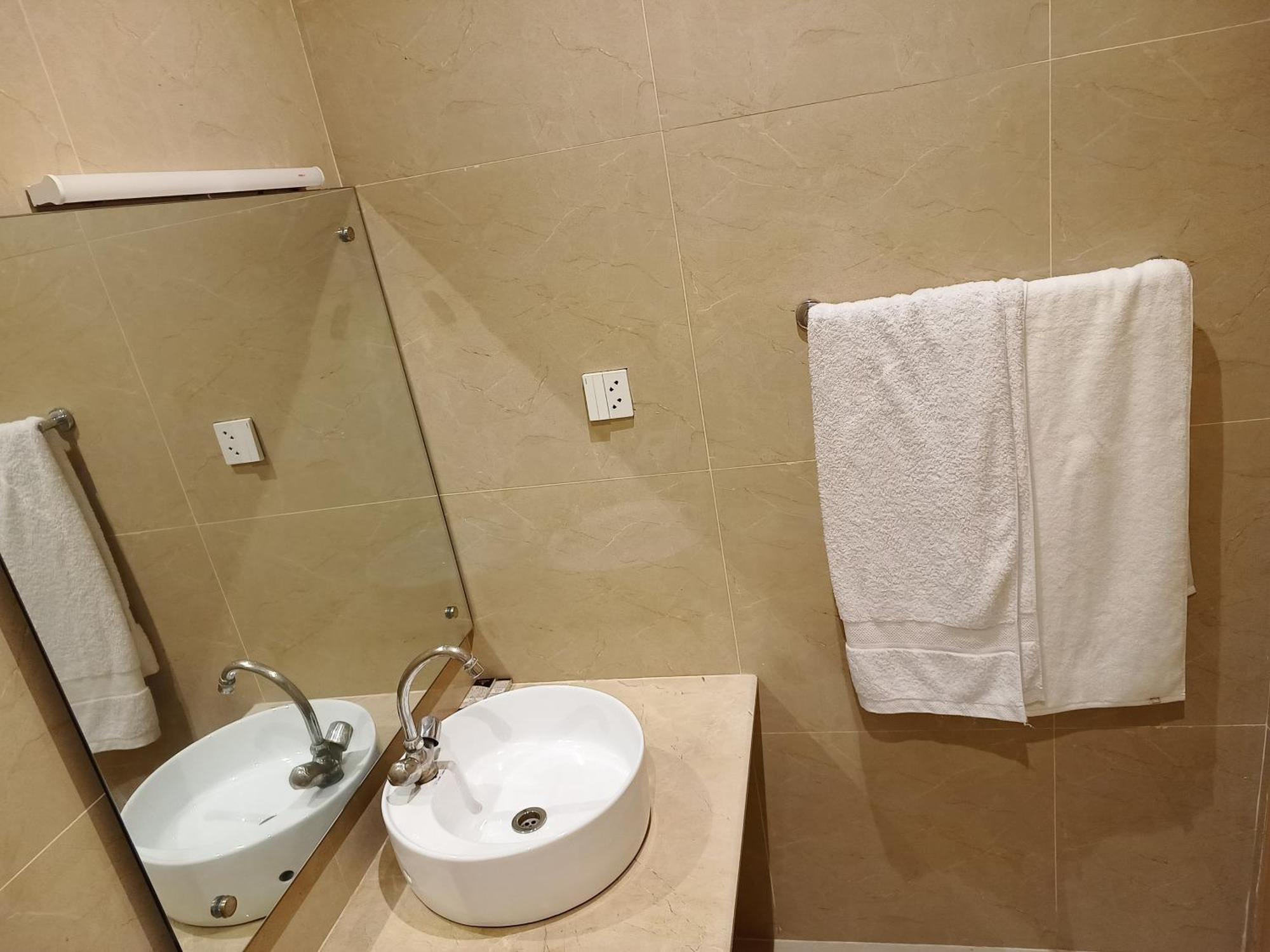Vip Express Hotel เปชาวาร์ ภายนอก รูปภาพ