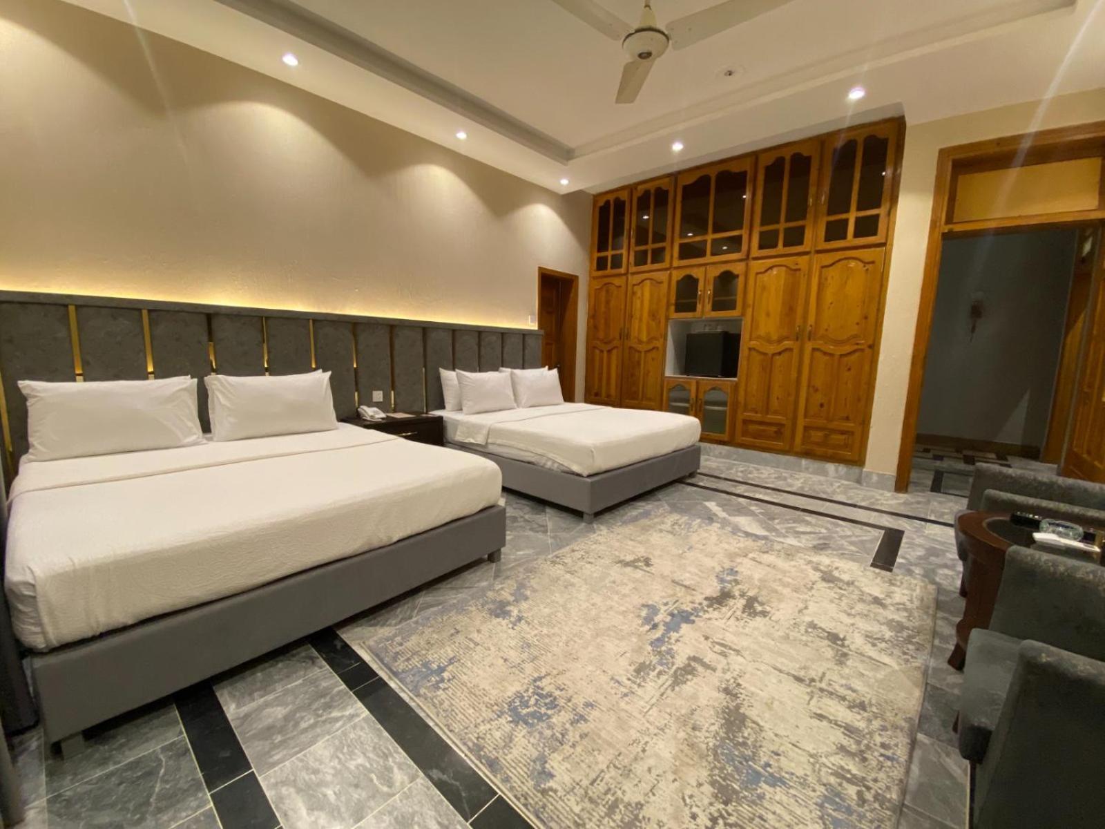 Vip Express Hotel เปชาวาร์ ภายนอก รูปภาพ