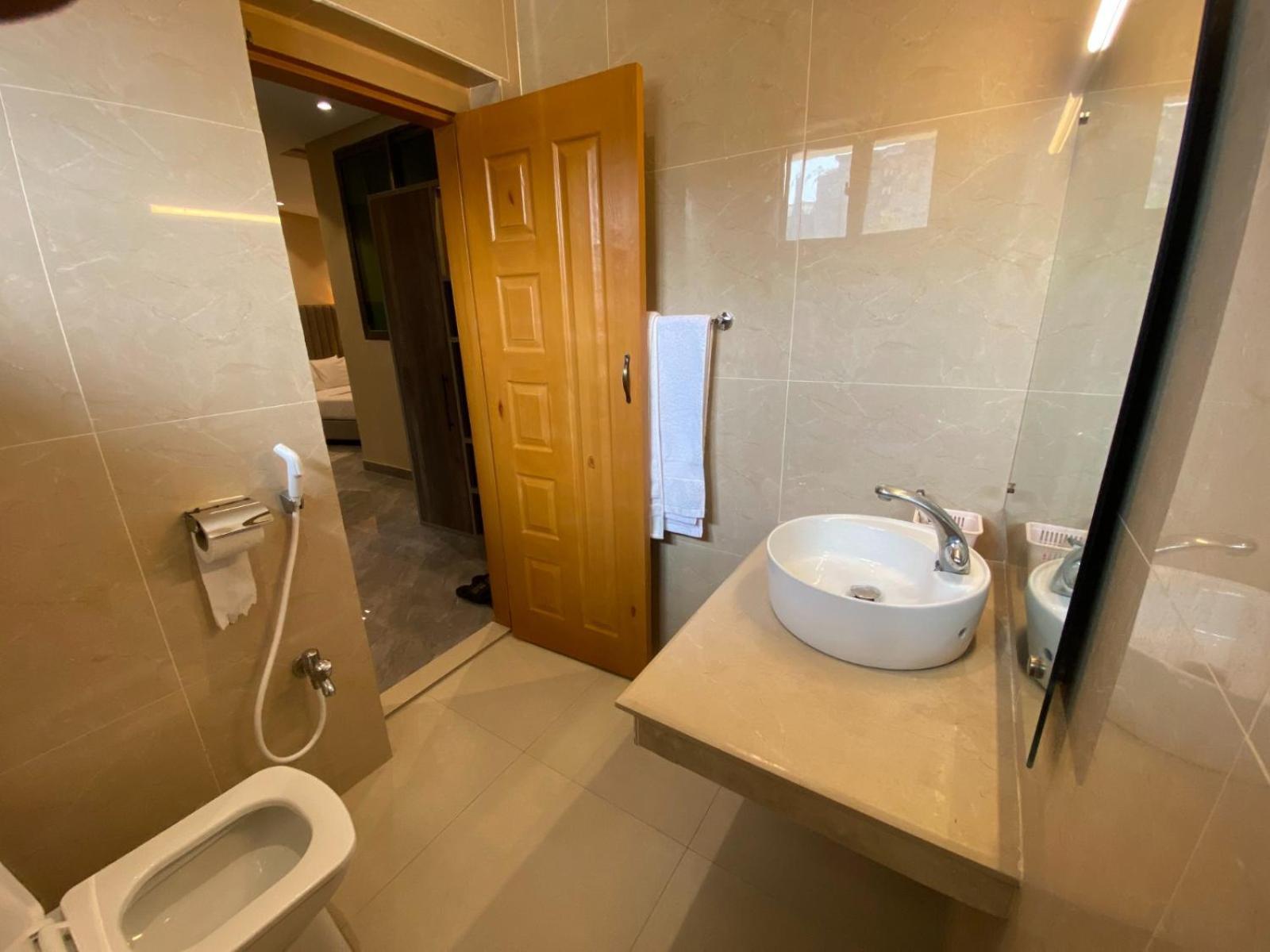 Vip Express Hotel เปชาวาร์ ภายนอก รูปภาพ